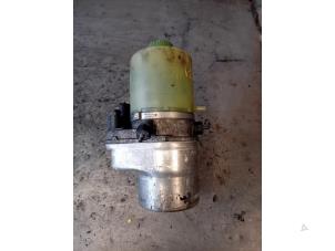 Gebruikte Pomp Servo Seat Ibiza IV SC (6J1) 1.6 TDI 105 Prijs op aanvraag aangeboden door Autohandel-Smet Gebroeders NV