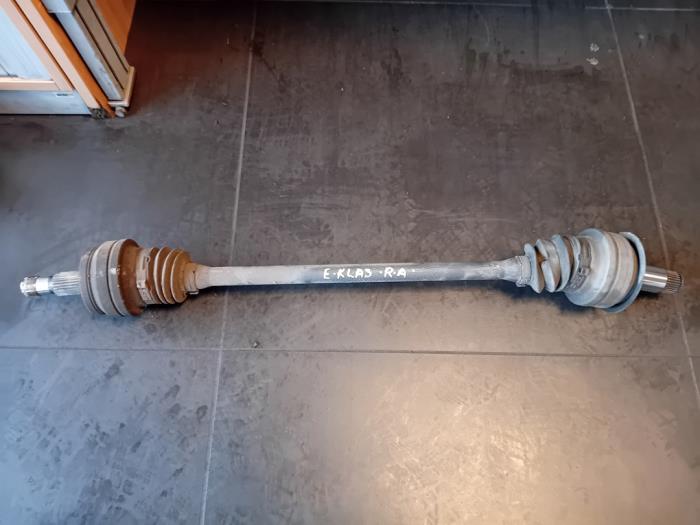 Gebruikte Aandrijfas rechts-achter Mercedes E (W213) E-450 3.0 V6 Turbo 24V 4-Matic Prijs op aanvraag aangeboden door Autohandel-Smet Gebroeders NV