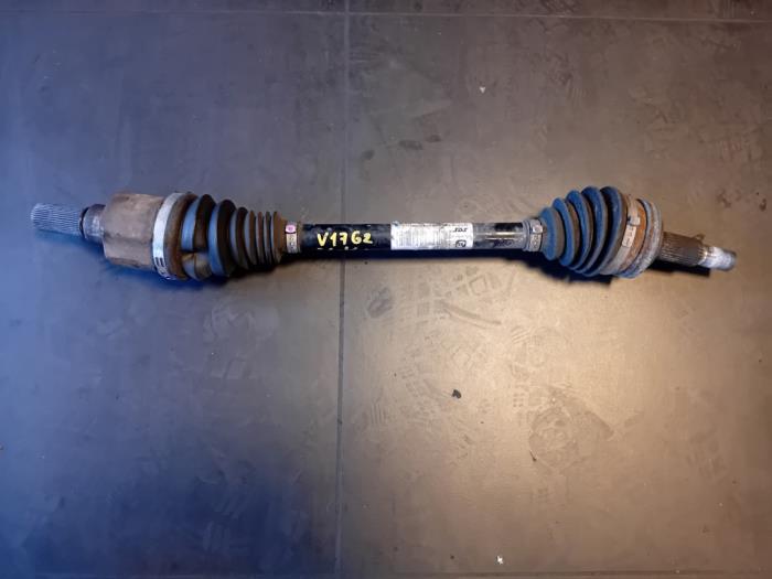 Gebruikte Aandrijfas links-voor Opel Grandland/Grandland X 1.2 Turbo 12V Prijs op aanvraag aangeboden door Autohandel-Smet Gebroeders NV