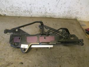 Gebruikte Scharnier Achterklep Volvo C70 Prijs op aanvraag aangeboden door Autohandel-Smet Gebroeders NV