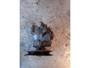 Gebruikte Pomp Servo Hyundai Galloper I Prijs op aanvraag aangeboden door Autohandel-Smet Gebroeders NV