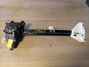 Gebruikte Raammechaniek 4Deurs rechts-achter Ford S-Max (WPC) 2.0 TDCi 180 16V Prijs op aanvraag aangeboden door Autohandel-Smet Gebroeders NV