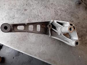 Gebruikte Motorsteun BMW i8 (I12) 1.5 TwinPower Turbo Prijs op aanvraag aangeboden door Autohandel-Smet Gebroeders NV