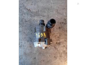 Gebruikte Extra waterpomp BMW X5 (F15) xDrive 35d 3.0 24V Prijs op aanvraag aangeboden door Autohandel-Smet Gebroeders NV