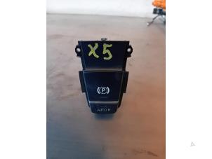 Gebruikte Schakelaar handrem BMW X5 (F15) xDrive 40e PHEV 2.0 Prijs op aanvraag aangeboden door Autohandel-Smet Gebroeders NV