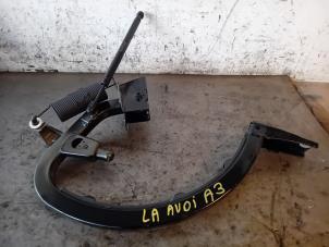 Gebruikte Scharnier Achterklep Audi A3 Prijs op aanvraag aangeboden door Autohandel-Smet Gebroeders NV