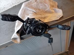 Gebruikte Combischakelaar Stuurkolom Skoda Fabia III Combi (NJ5) 1.0 12V Greentech Prijs op aanvraag aangeboden door Autohandel-Smet Gebroeders NV