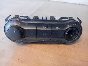 Gebruikte Bedieningspaneel Airco Mercedes Vito (447.6) 2.2 116 CDI 16V Prijs op aanvraag aangeboden door Autohandel-Smet Gebroeders NV