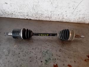 Gebruikte Aandrijfas links-voor Ssang Yong Tivoli 1.2 T-GDi 12V 2WD Prijs op aanvraag aangeboden door Autohandel-Smet Gebroeders NV