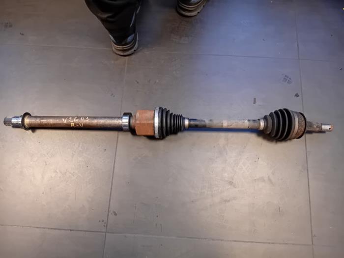 Gebruikte Steekas rechts-voor Renault Kadjar (RFEH) 1.3 TCE 160 FAP 16V Prijs op aanvraag aangeboden door Autohandel-Smet Gebroeders NV