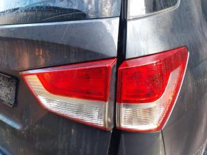 Gebruikte Achterlicht rechts Ssang Yong Rodius 2.2 SV 220 e-XDi 16V 2WD Prijs op aanvraag aangeboden door Autohandel-Smet Gebroeders NV