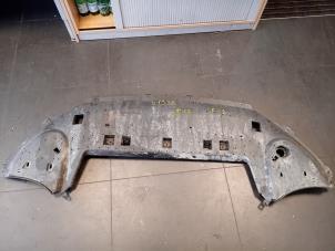 Gebruikte Bumper onderplaat DS Automobiles DS 7 Crossback 1.6 16V E-Tense 4x4 Prijs op aanvraag aangeboden door Autohandel-Smet Gebroeders NV