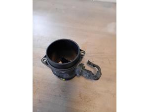 Gebruikte Luchthoeveelheidsmeter Ssang Yong Rodius 2.2 SV 220 e-XDi 16V 2WD Prijs op aanvraag aangeboden door Autohandel-Smet Gebroeders NV