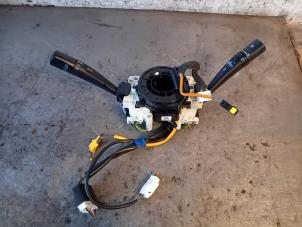 Gebruikte Stuurkolomschakelaar Ssang Yong Rodius 2.2 SV 220 e-XDi 16V 2WD Prijs op aanvraag aangeboden door Autohandel-Smet Gebroeders NV