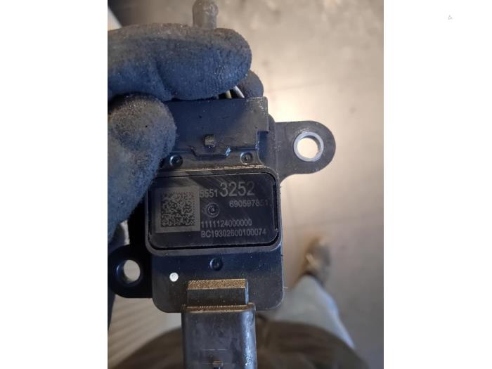 Nox sensor van een Opel Astra K 1.5 CDTi 105 12V 2020