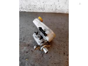 Gebruikte Hoofdremcilinder Citroen Jumper (U9) 2.0 Blue HDi 130 Prijs op aanvraag aangeboden door Autohandel-Smet Gebroeders NV