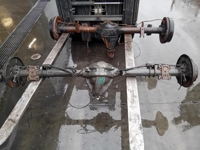 Gebruikte Cardanklok achter Volkswagen Crafter 2.5 TDI 30/32/35/46/50 Prijs op aanvraag aangeboden door Autohandel-Smet Gebroeders NV