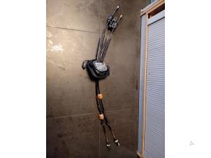 Gebruikte Schakelkabel Versnellingsbak Citroen Jumpy 2.0 Blue HDI 145 Prijs op aanvraag aangeboden door Autohandel-Smet Gebroeders NV