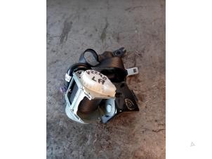 Gebruikte Veiligheidsgordel links-achter Opel Astra K 1.5 CDTi 105 12V Prijs op aanvraag aangeboden door Autohandel-Smet Gebroeders NV