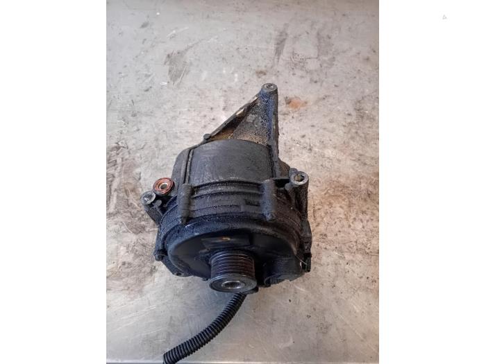 Gebruikte Dynamo Mercedes E (W210) 2.2 E-220 CDI 16V Prijs op aanvraag aangeboden door Autohandel-Smet Gebroeders NV