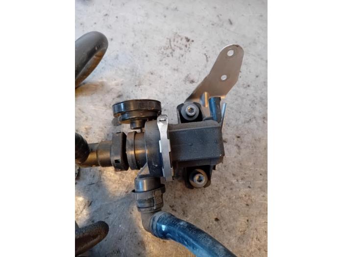 Gebruikte Luchtregelklep BMW 7 serie (G11/12) 745e,Le Prijs op aanvraag aangeboden door Autohandel-Smet Gebroeders NV