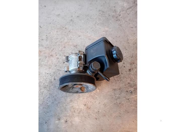 Gebruikte Servopomp Ssang Yong Actyon Sports II 2.0 Xdi 16V 2WD Prijs op aanvraag aangeboden door Autohandel-Smet Gebroeders NV