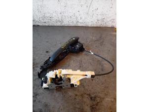 Gebruikte Portierslot Mechaniek 4Deurs links-voor Mercedes Sprinter 3,5t (907.6/910.6) 315 CDI 2.0 D RWD Prijs op aanvraag aangeboden door Autohandel-Smet Gebroeders NV