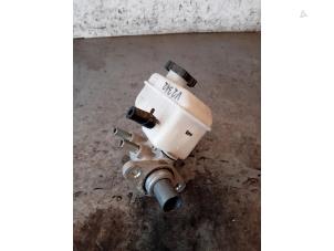 Gebruikte Hoofdremcilinder Ssang Yong Actyon Sports II 2.0 Xdi 16V 2WD Prijs op aanvraag aangeboden door Autohandel-Smet Gebroeders NV