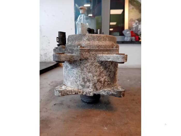 Gebruikte Dynamo Volkswagen Phaeton (3D) 3.0 V6 TDI 24V 4Motion Prijs op aanvraag aangeboden door Autohandel-Smet Gebroeders NV