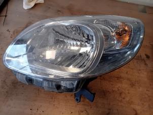 Gebruikte Koplamp links Nissan NV 250 1.5 dCi 95 Prijs op aanvraag aangeboden door Autohandel-Smet Gebroeders NV