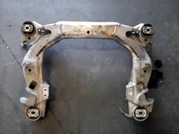 Gebruikte Subframe Volkswagen Phaeton (3D) 3.0 V6 TDI 24V 4Motion Prijs op aanvraag aangeboden door Autohandel-Smet Gebroeders NV