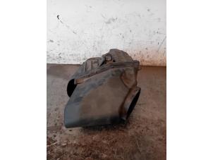 Gebruikte Luchtfilterhuis Volkswagen Phaeton (3D) 3.0 V6 TDI 24V 4Motion Prijs op aanvraag aangeboden door Autohandel-Smet Gebroeders NV