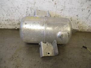 Gebruikte Accumulator Volkswagen Phaeton (3D) 3.0 V6 TDI 24V 4Motion Prijs op aanvraag aangeboden door Autohandel-Smet Gebroeders NV