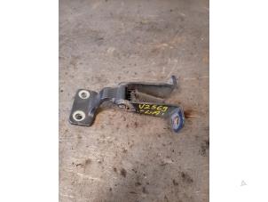 Gebruikte Scharnier deur links-achter Mercedes Citan (415.6) 1.5 108 CDI Prijs op aanvraag aangeboden door Autohandel-Smet Gebroeders NV