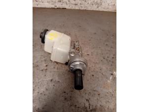 Gebruikte Hoofdremcilinder Toyota RAV4 (A4) 2.2 D-4D 16V 4x4 Prijs op aanvraag aangeboden door Autohandel-Smet Gebroeders NV