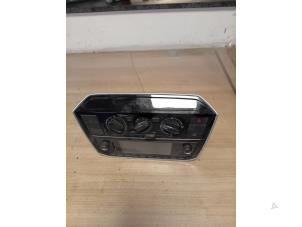 Gebruikte Radio Volkswagen Up! (121) 1.0 12V 60 Prijs op aanvraag aangeboden door Autohandel-Smet Gebroeders NV