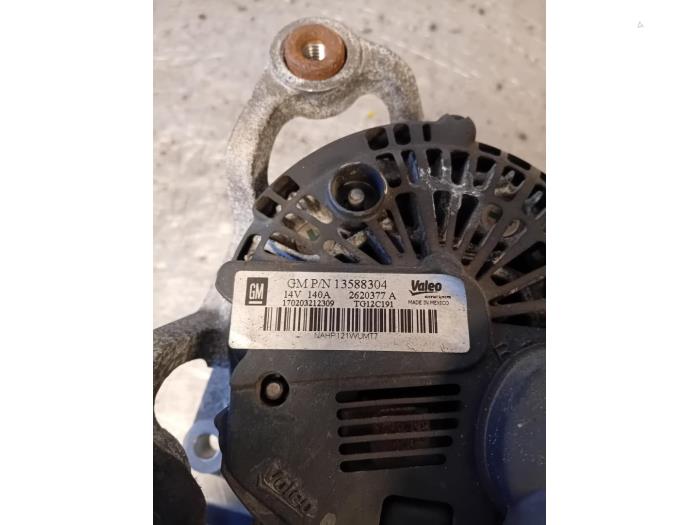 Dynamo van een Opel Mokka/Mokka X 1.6 16V EcoFlex 4x2 2017