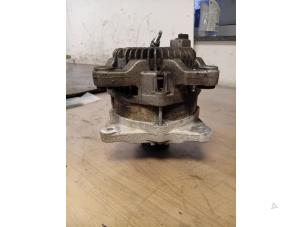 Gebruikte Dynamo Renault Master III (EV/HV/UV/VA/VB/VD/VF/VG/VJ) 2.3 dCi 170 16V Prijs op aanvraag aangeboden door Autohandel-Smet Gebroeders NV