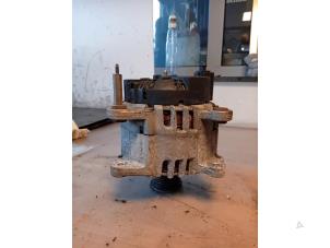 Gebruikte Alternator Volkswagen Crafter 2.0 TDI 16V Prijs op aanvraag aangeboden door Autohandel-Smet Gebroeders NV