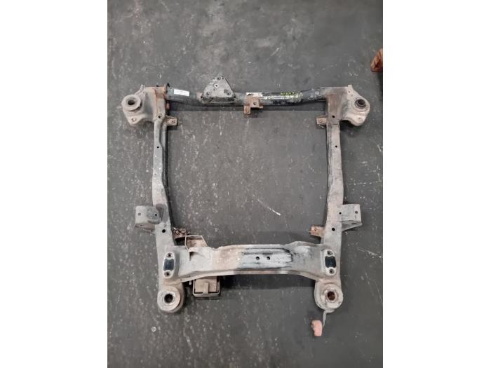 Gebruikte Subframe Ssang Yong Korando 2.2 e-XDi 220 16V 4x4 Prijs op aanvraag aangeboden door Autohandel-Smet Gebroeders NV
