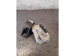 Gebruikte Motorsteun Dacia Sandero II 0.9 TCE 12V Prijs op aanvraag aangeboden door Autohandel-Smet Gebroeders NV