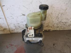 Gebruikte Pomp Servo Dacia Logan MCV II/Sandero Wagon (7S) 1.0 Sce 12V Prijs op aanvraag aangeboden door Autohandel-Smet Gebroeders NV