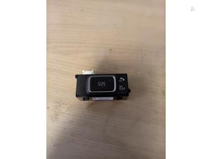 Gebruikte SOS knop Renault Captur II (RJB) 1.0 TCe 90 12V Prijs op aanvraag aangeboden door Autohandel-Smet Gebroeders NV