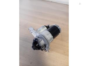 Gebruikte Startmotor Nissan Juke (F16) 1.0 DIG-T 12V Prijs op aanvraag aangeboden door Autohandel-Smet Gebroeders NV