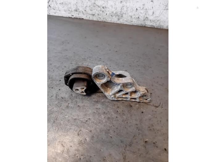 Gebruikte Motorsteun Ford Puma 1.0 Ti-VCT EcoBoost 12V Prijs op aanvraag aangeboden door Autohandel-Smet Gebroeders NV
