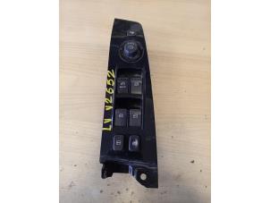 Gebruikte Combischakelaar ramen Ssang Yong Korando 2.2 e-XDi 220 16V 4x4 Prijs op aanvraag aangeboden door Autohandel-Smet Gebroeders NV