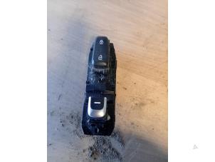 Gebruikte Schakelaar Elektrisch Raam Kia Sportage (QL) Prijs op aanvraag aangeboden door Autohandel-Smet Gebroeders NV