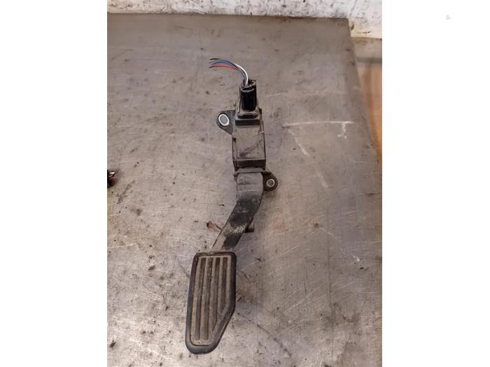 Gebruikte Sensor Gaspedaalpositie Toyota Yaris III (P13) 1.5 16V Dual VVT-iE Prijs op aanvraag aangeboden door Autohandel-Smet Gebroeders NV