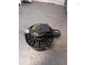 Gebruikte Chaufage Ventilatiemotor Kia Stonic (YB) 1.0i T-GDi 12V Prijs op aanvraag aangeboden door Autohandel-Smet Gebroeders NV