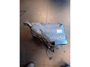 Gebruikte Tank adblue Landrover Range Rover Velar (LY) 2.0 D300 MHEV AWD Prijs op aanvraag aangeboden door Autohandel-Smet Gebroeders NV